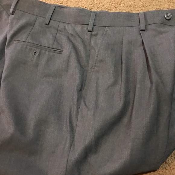 Mens gray dress pants size 36 x 29 by vanheusen - Picture 2 of 3
